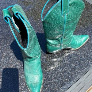 leather cowgirl boots